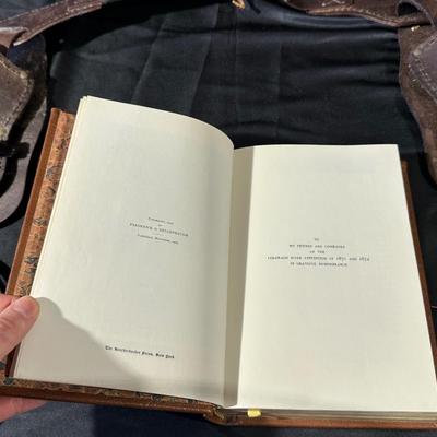 Western Decor & Figurines