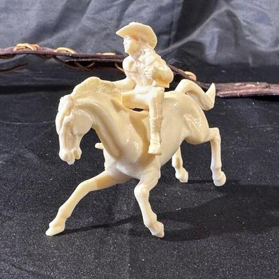 Western Decor & Figurines