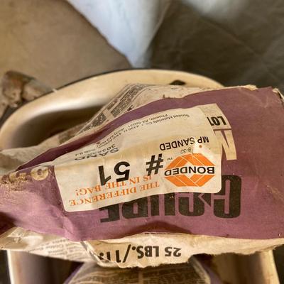 OUTDOOR PORCH OR GARAGE LIGHT, 2 BAGS OF SAND COLORED GROUT AND ENAMEL PAN