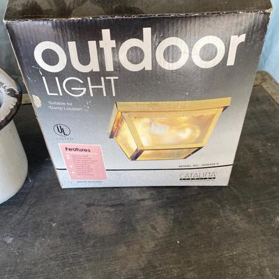 OUTDOOR PORCH OR GARAGE LIGHT, 2 BAGS OF SAND COLORED GROUT AND ENAMEL PAN