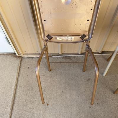 2 CARD TABLES AND 6 FOLING CHAIRS