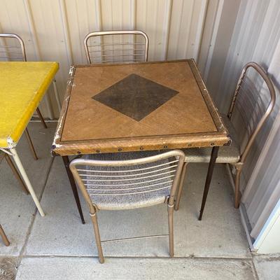 2 CARD TABLES AND 6 FOLING CHAIRS
