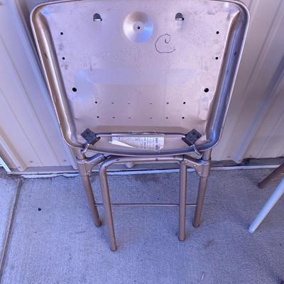 2 CARD TABLES AND 6 FOLING CHAIRS