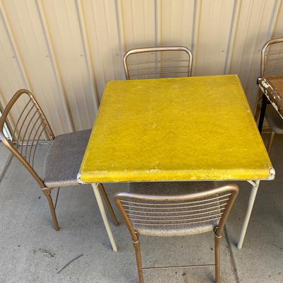 2 CARD TABLES AND 6 FOLING CHAIRS