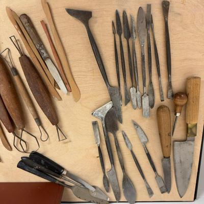 1185 Clay Sculpture Tools With Magnifying Headset