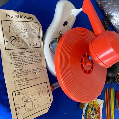CHILDREN.’S RECORD PLAYER & OTHER OLD MISC KIDS ITEMS