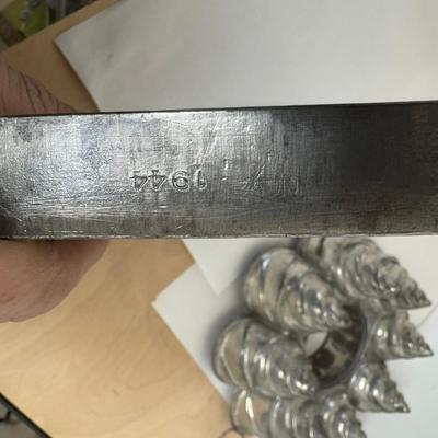 1190 Saxony Tin Mold & Candy Mold