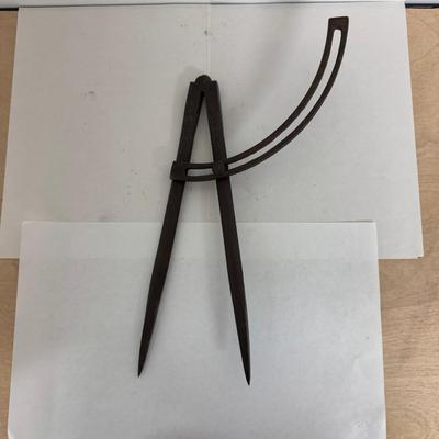 1192 Antique Caliper