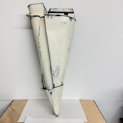 1194 Antique Tobacco Planter