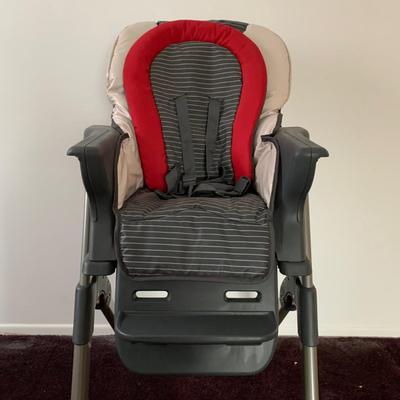 LOT 3 O: 2014 Graco Duo Diner Highchair Model #1896355