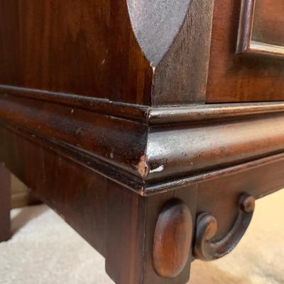 LOT 6 B: Vintage / Antique French 6 Drawer Vanity w/ Floral Embroidered Stool