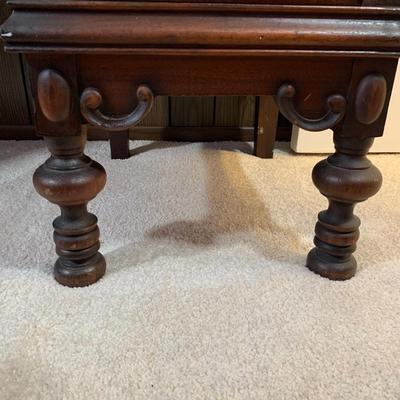 LOT 6 B: Vintage / Antique French 6 Drawer Vanity w/ Floral Embroidered Stool