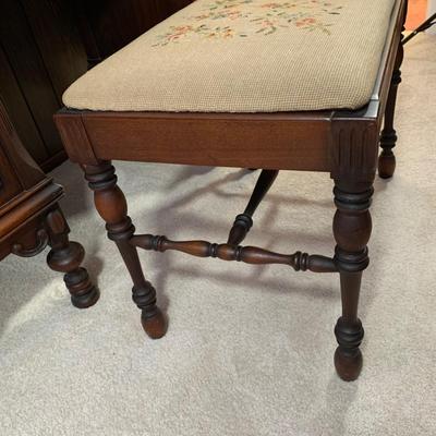 LOT 6 B: Vintage / Antique French 6 Drawer Vanity w/ Floral Embroidered Stool