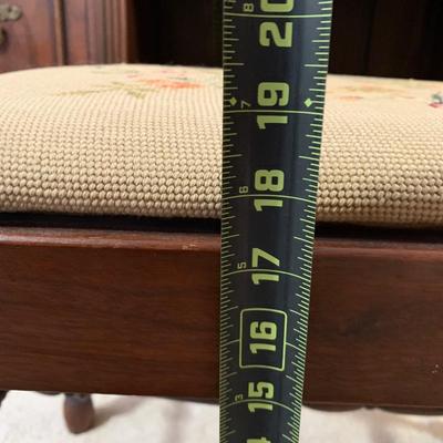 LOT 6 B: Vintage / Antique French 6 Drawer Vanity w/ Floral Embroidered Stool