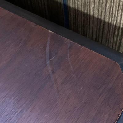 LOT 7 B: Vintage / Antique 4 Drawer Vanity Dresser w/ Mirror