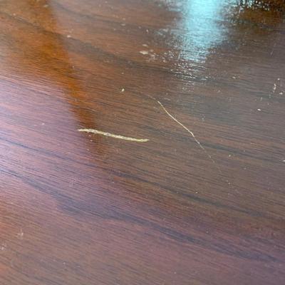 LOT 7 B: Vintage / Antique 4 Drawer Vanity Dresser w/ Mirror