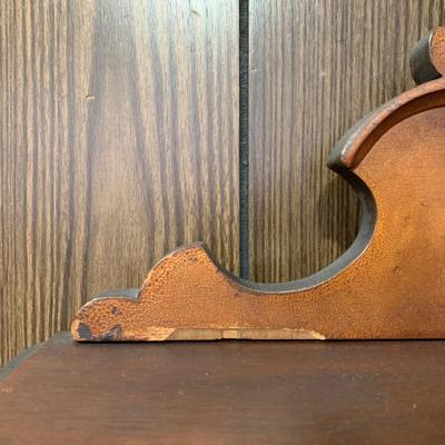 LOT 7 B: Vintage / Antique 4 Drawer Vanity Dresser w/ Mirror