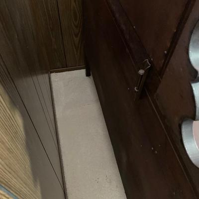 LOT 7 B: Vintage / Antique 4 Drawer Vanity Dresser w/ Mirror