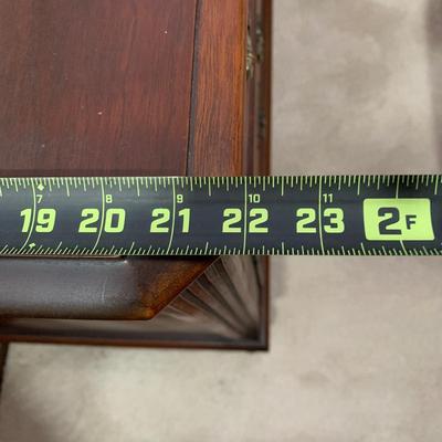 LOT 7 B: Vintage / Antique 4 Drawer Vanity Dresser w/ Mirror