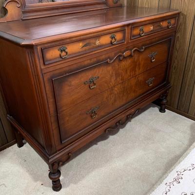 LOT 7 B: Vintage / Antique 4 Drawer Vanity Dresser w/ Mirror