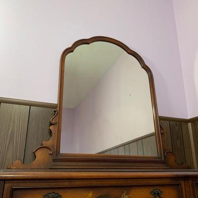 LOT 7 B: Vintage / Antique 4 Drawer Vanity Dresser w/ Mirror