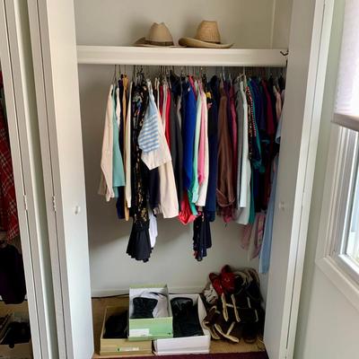 LOT 8 C: Closet Clear Out! Women's Clothes, Suits, Jackets, Shoes, Boots, & More