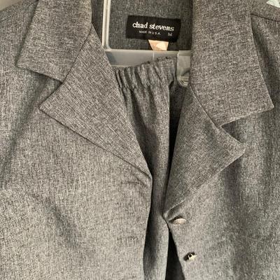 LOT 8 C: Closet Clear Out! Women's Clothes, Suits, Jackets, Shoes, Boots, & More