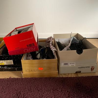 LOT 8 C: Closet Clear Out! Women's Clothes, Suits, Jackets, Shoes, Boots, & More