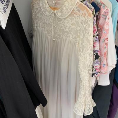 LOT 8 C: Closet Clear Out! Women's Clothes, Suits, Jackets, Shoes, Boots, & More