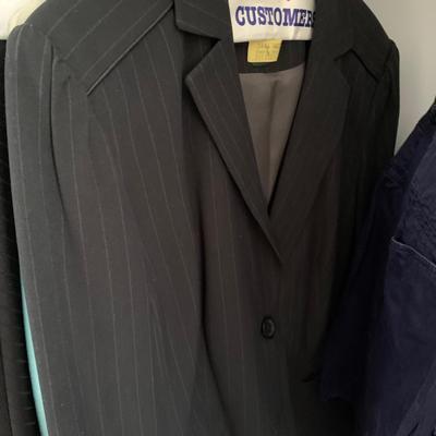 LOT 8 C: Closet Clear Out! Women's Clothes, Suits, Jackets, Shoes, Boots, & More