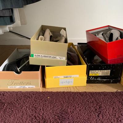 LOT 8 C: Closet Clear Out! Women's Clothes, Suits, Jackets, Shoes, Boots, & More