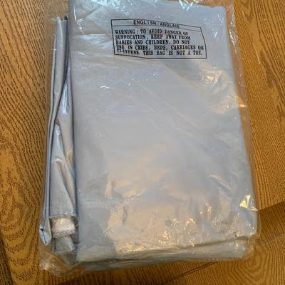 LOT 9 H: Linen Closet Clear Out! Blankets, Towels, Tablecloths & More