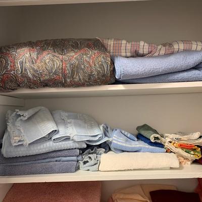 LOT 9 H: Linen Closet Clear Out! Blankets, Towels, Tablecloths & More