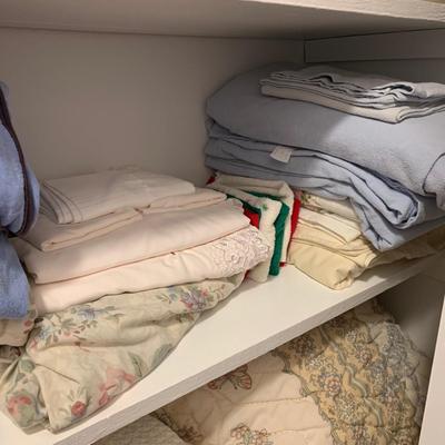 LOT 9 H: Linen Closet Clear Out! Blankets, Towels, Tablecloths & More