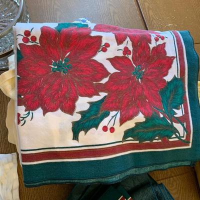 LOT 9 H: Linen Closet Clear Out! Blankets, Towels, Tablecloths & More