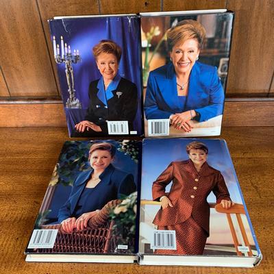 LOT 14 O: Novel Collection: "Dust" by Patricia Cornwell, "Vanished" by Danielle Steel, "You Belong To Me"...