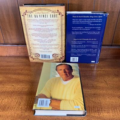 LOT 15 O: Novel Collection: "Lost Symbol" by Dan Brown, "The Whistler" John Grisham, "Roses Are Red" by...