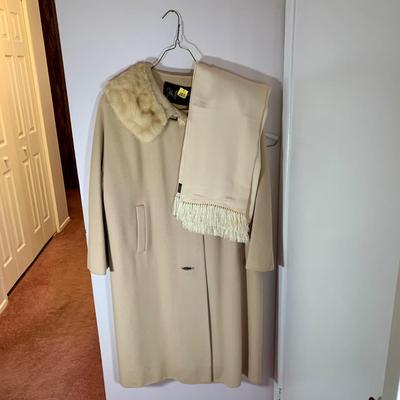 LOT 18 H: Vintage John Wanamaker / Bernhard Altmann Cashmere Coat w/ Fur Collar & Matching Scarf