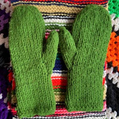 LOT 25 B: Handmade Knit / Crochet Collection: Berets, Shawls, Ponchos, Scarf, Mittens, & Purse