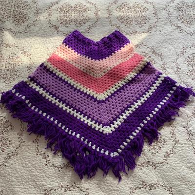 LOT 25 B: Handmade Knit / Crochet Collection: Berets, Shawls, Ponchos, Scarf, Mittens, & Purse