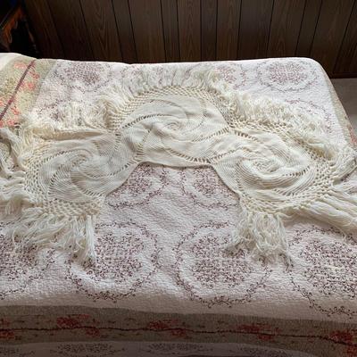 LOT 25 B: Handmade Knit / Crochet Collection: Berets, Shawls, Ponchos, Scarf, Mittens, & Purse