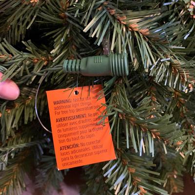 LOT 26 L: Boscov's 7' Dunhill Prelit Christmas Tree