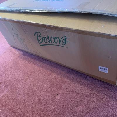 LOT 26 L: Boscov's 7' Dunhill Prelit Christmas Tree