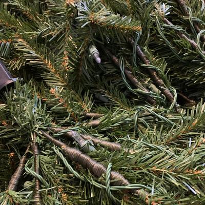 LOT 26 L: Boscov's 7' Dunhill Prelit Christmas Tree