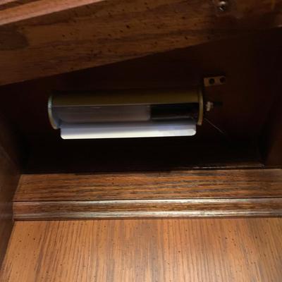 LOT 27 L: Beautiful American Drew Lighted Hutch / China Cabinet