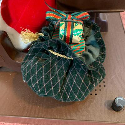 LOT 28 H: Northpole Productions Gemmy Industries Co. Santa At His Desk Musical Animated Decor