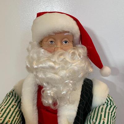 LOT 28 H: Northpole Productions Gemmy Industries Co. Santa At His Desk Musical Animated Decor