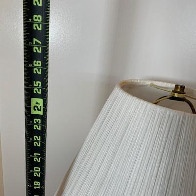 LOT 29 O: Brass Base Hand Painted Glass Ginger Jar Body Table Lamp