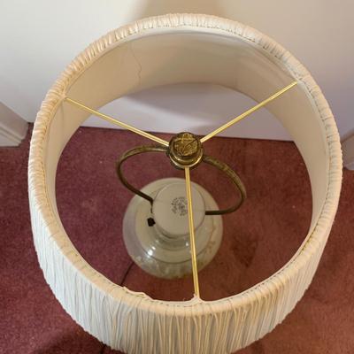 LOT 29 O: Brass Base Hand Painted Glass Ginger Jar Body Table Lamp