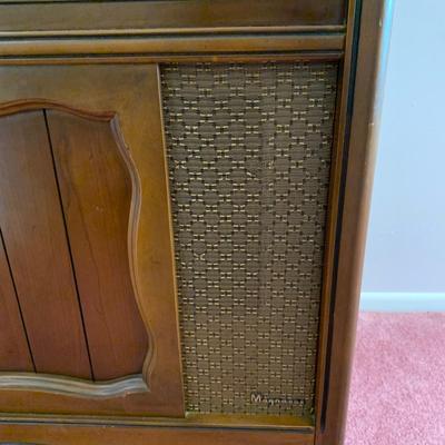 LOT 34 H: Vintage Magnavox Micromatic Record Player Stereo Console Cabinet